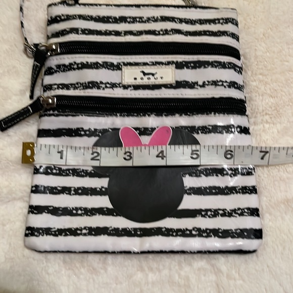 SCOUT Minnie Mouse Crossbody Bag - Picture 11 of 11